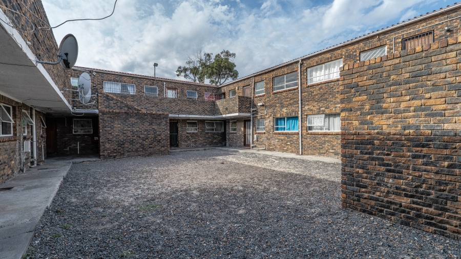 2 Bedroom Property for Sale in Oakdene Western Cape